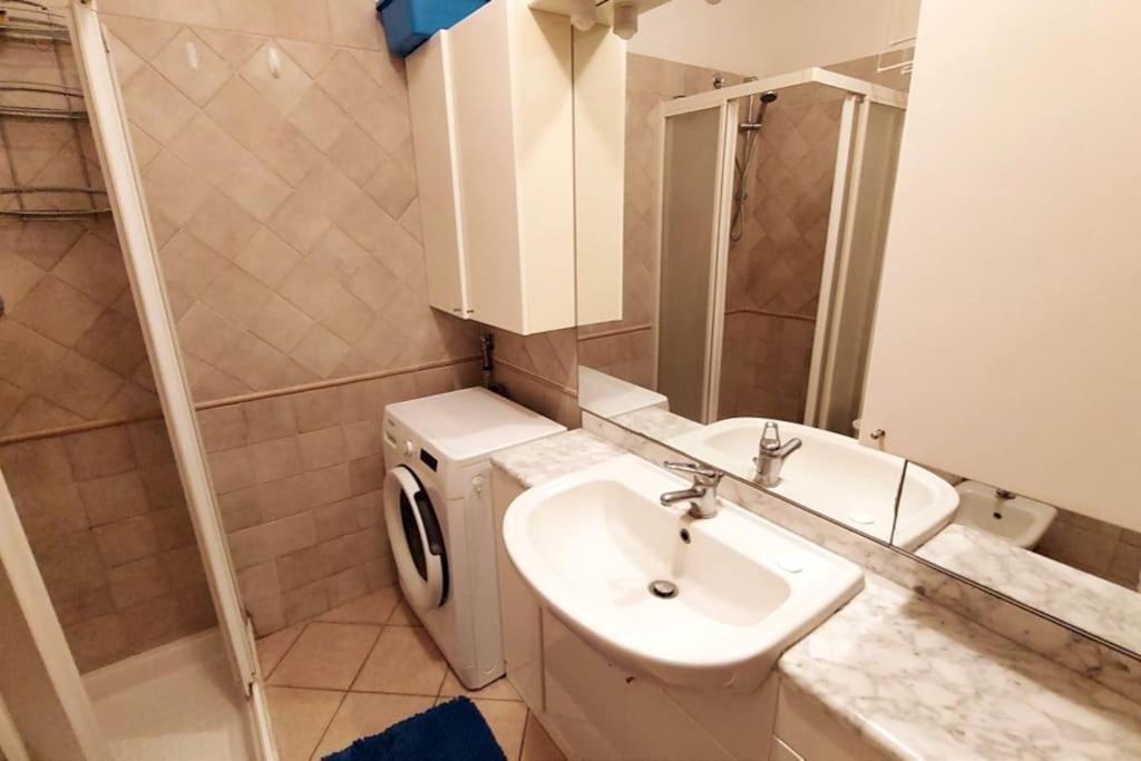 Apartment Near Metro Torino Eksteriør bilde